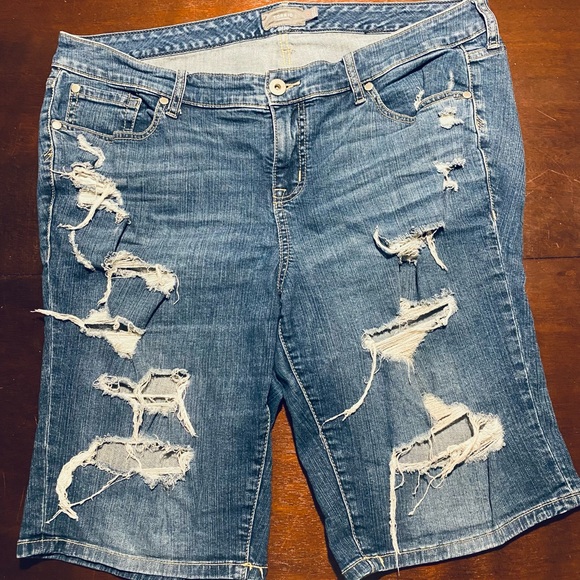 torrid Pants - Torrid Womens Shorts Feel The Fit Distressed Destroyed Jean Shorts Size 18